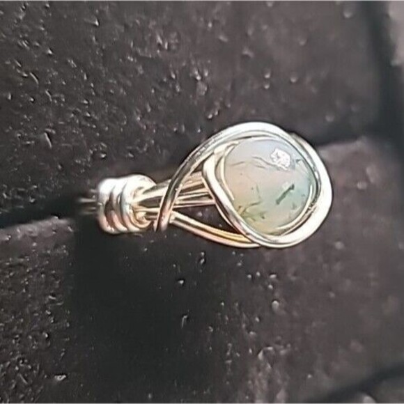 NEW Handmade Wire Wrapped Ring Silvertone Statement Blue Beaded  Size 4 - Picture 2 of 6